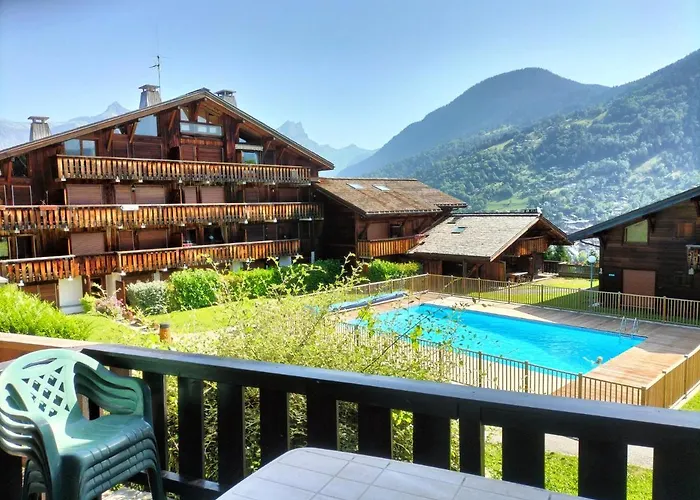Appartement meublé avec vue sur les montagnes et piscine l\'été