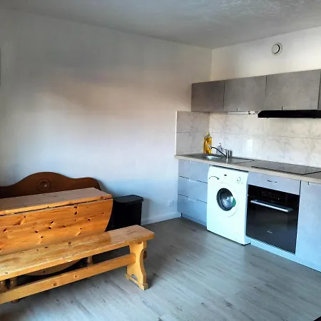 Appartement Meuble Avec Vue Sur Les Montagnes Et Piscine L'Ete Saint-Gervais-les-Bains Exterior photo